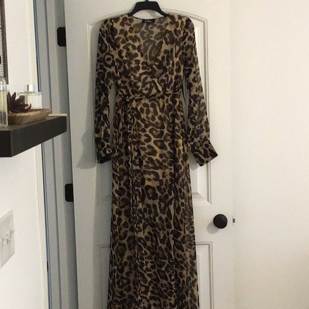 Lulu’s leopard print maxi dress